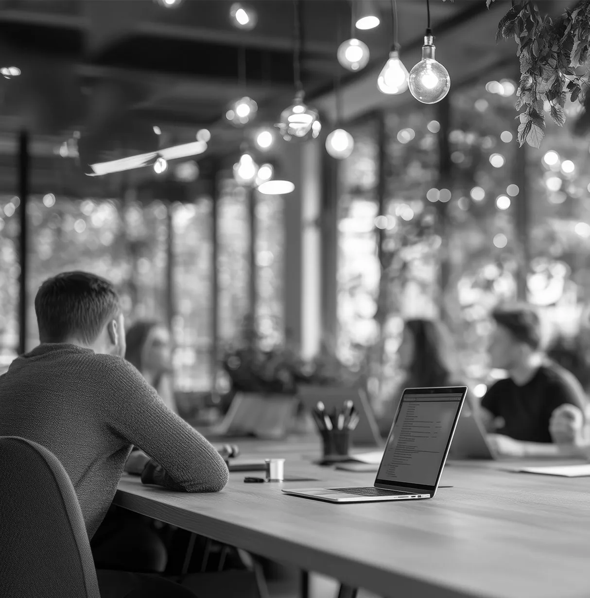 whm-site-2025-meeting-bw.webp